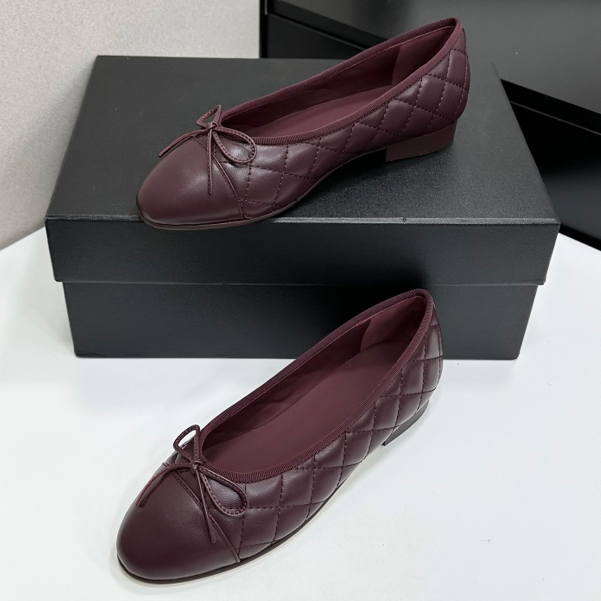 2026 Women's Two-Tone Cap-Toe  - Shoes For Women Flats ulasan dan harga