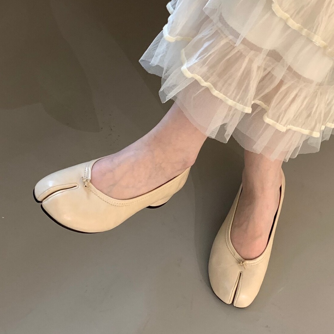 Bailamos Women Low Heel Split  - Women Shoes Loafers ulasan dan harga